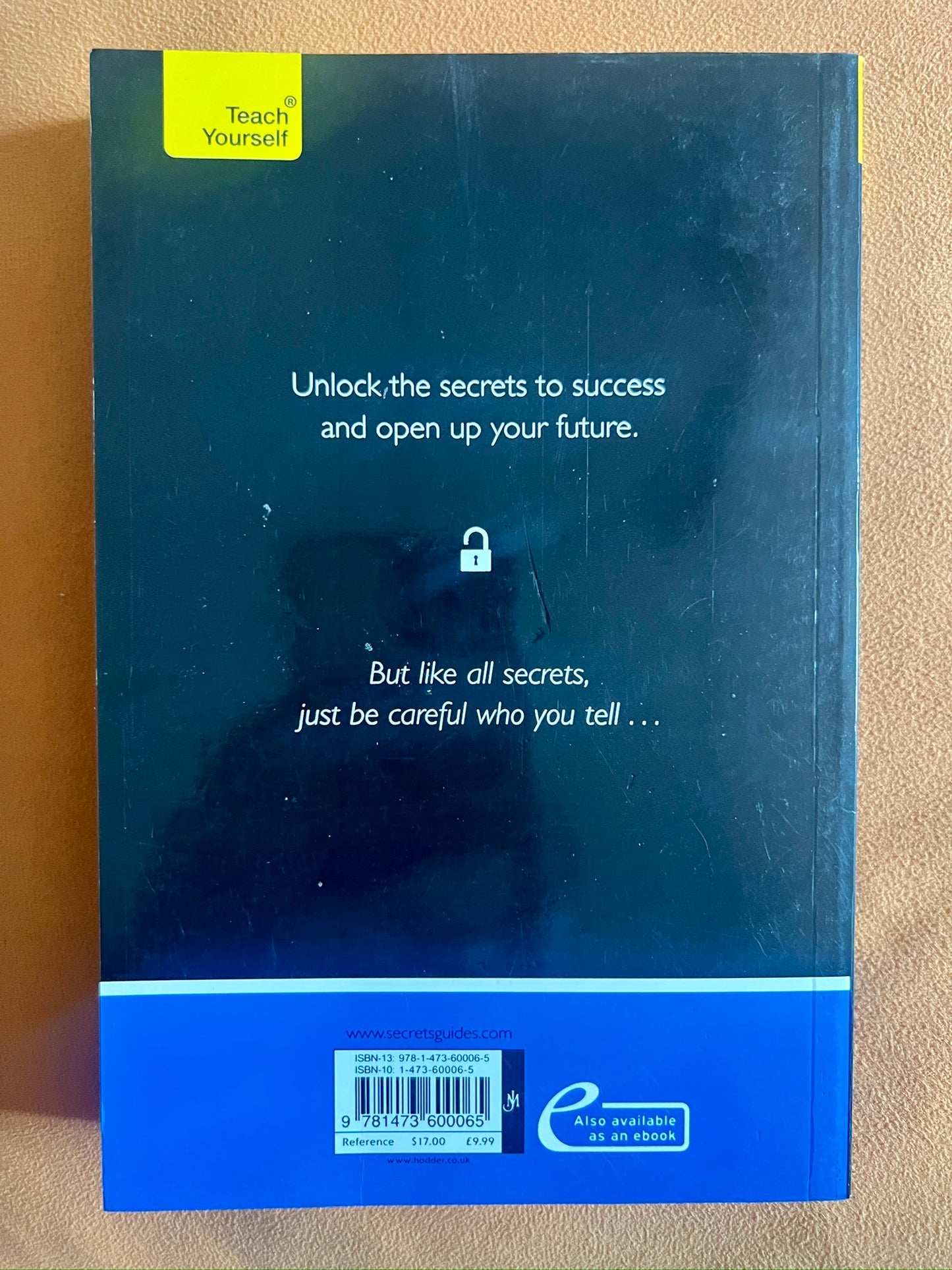 Secrets of Confident People: 50 Techniques to Shine